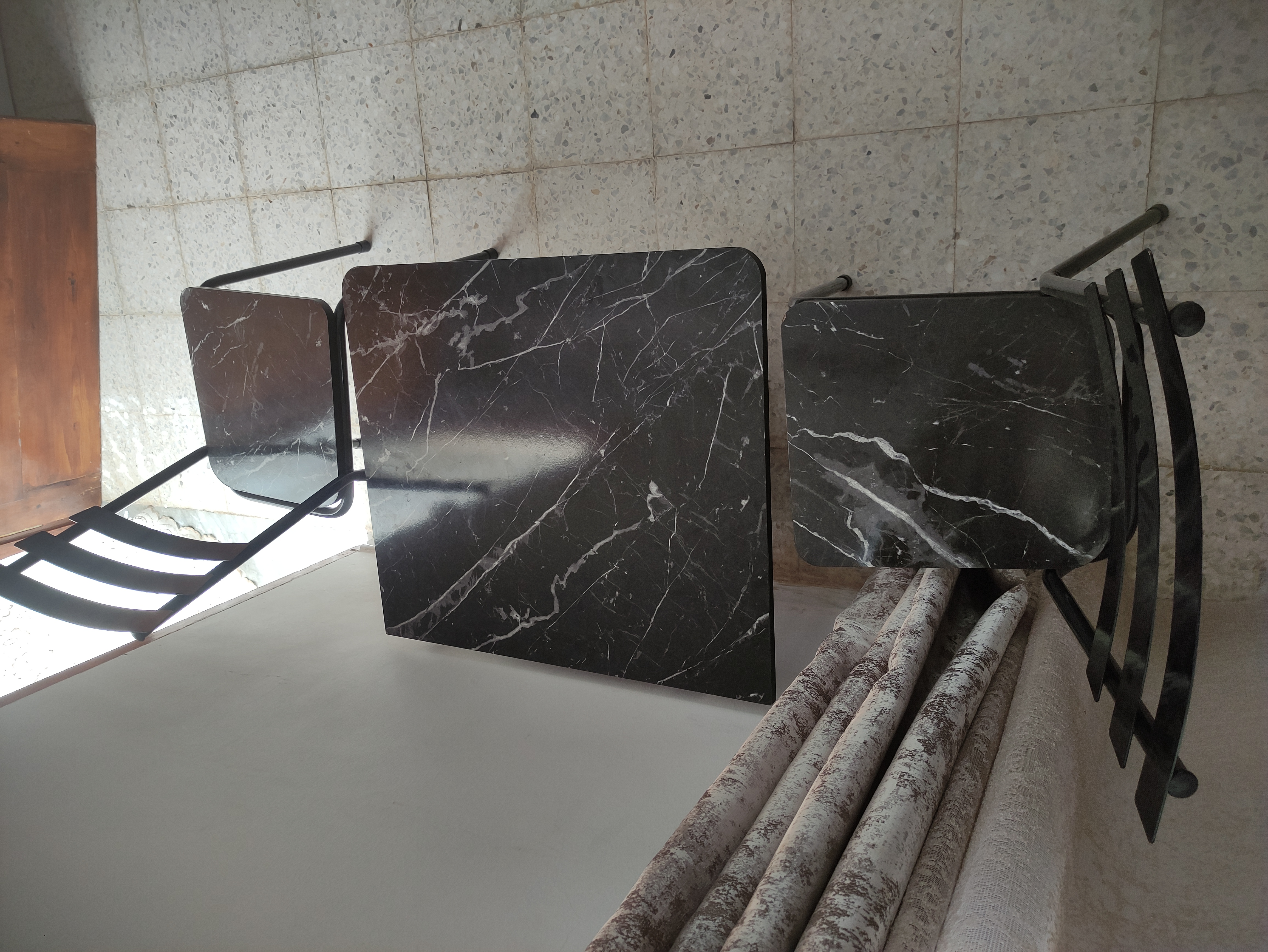 Table encastrable avec deux chaises